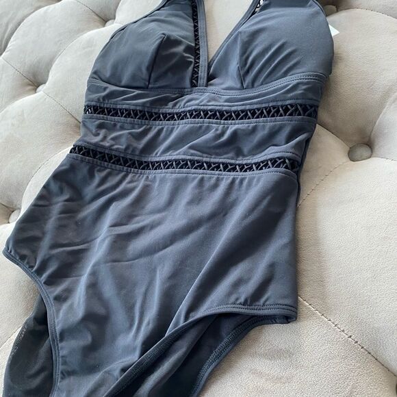 Sea Level Essentials Spliced One Piece Swimsuit 4 - Picture 6 of 11